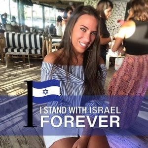 Meet your Posher, Rebeka